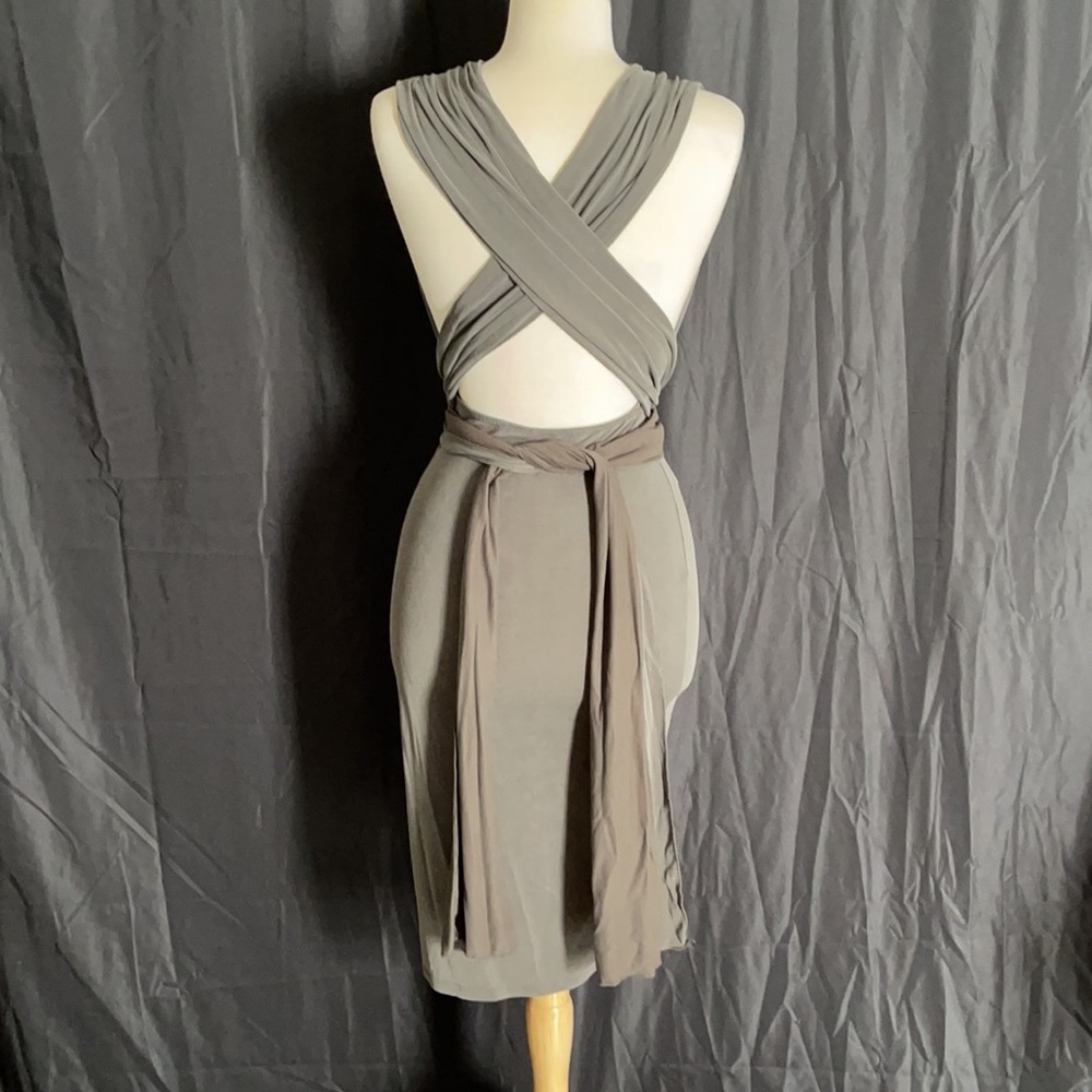 Green infinity dress. - Picture 2 of 10